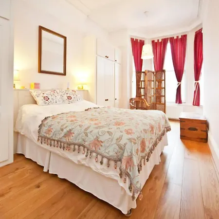 Beautiful 1-Bed Apartment In Kensington London
